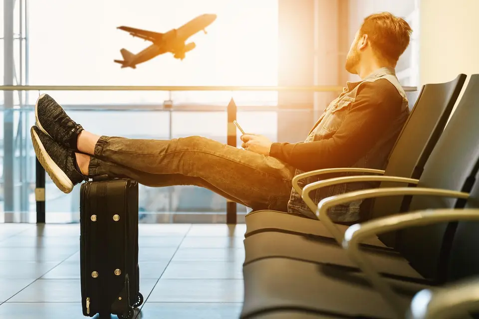 travel-airport-flughafen-reise-verkehr-deutsch.webp