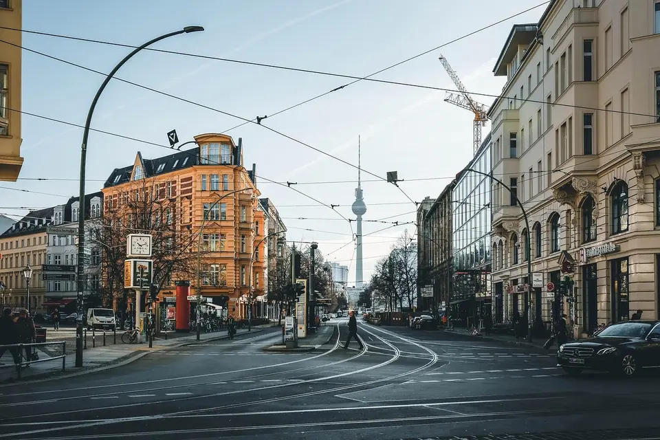 How to Ask for Directions in German: Best Phrases for City